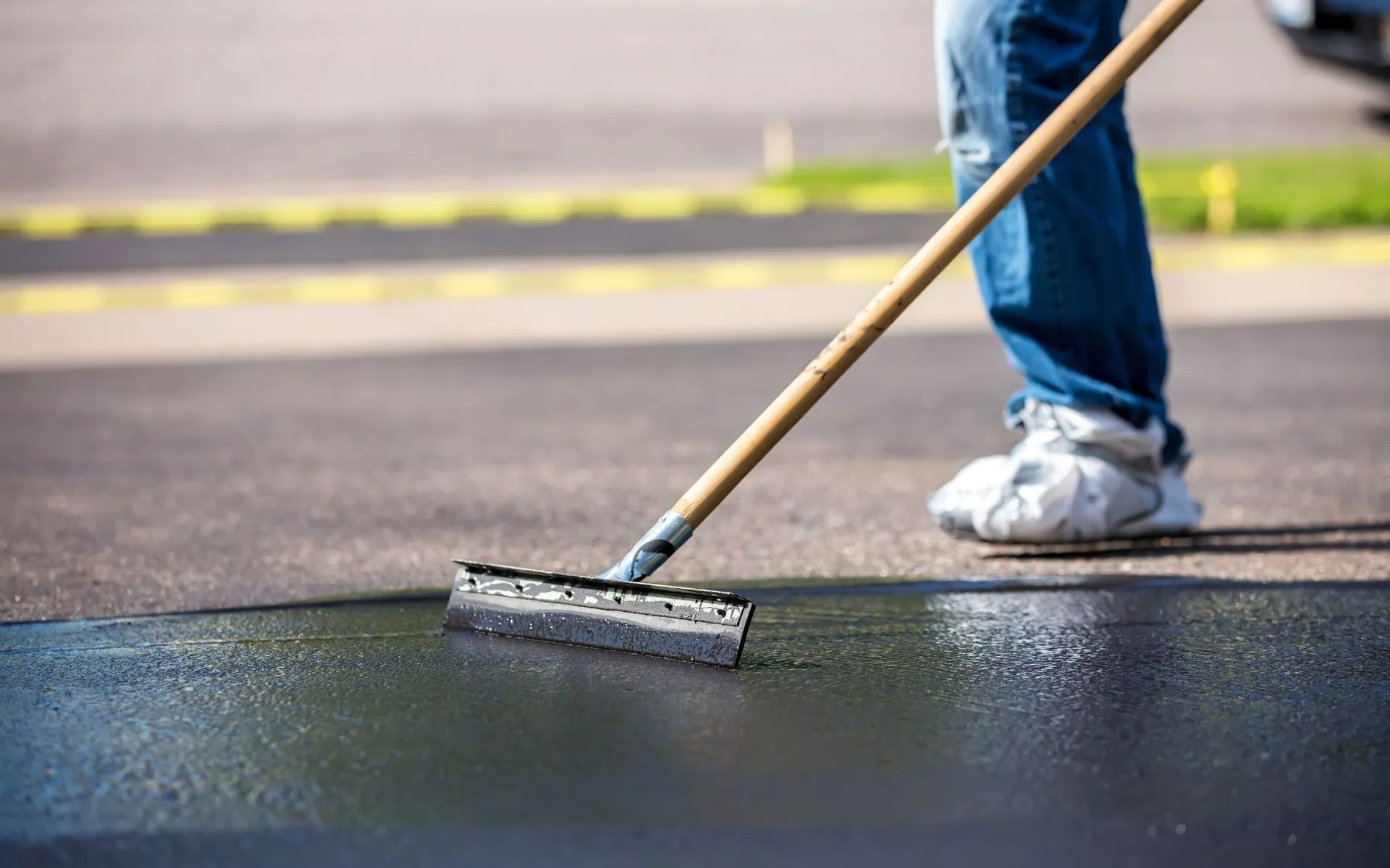 local asphalt contractor performing asphalt sealing in Port St Lucie FL